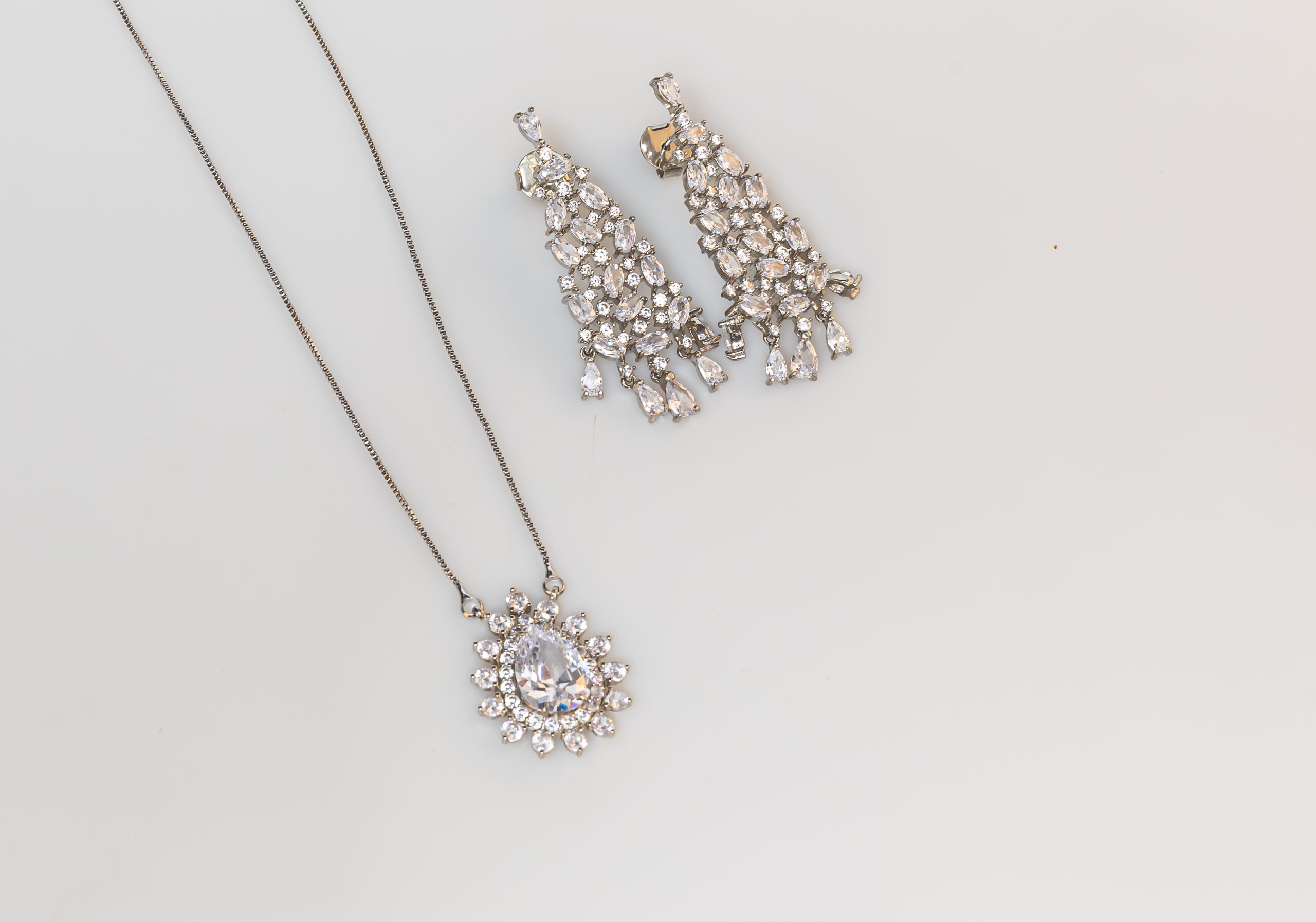 Conjunto de Semijoia com Banho de Ródio Branco
