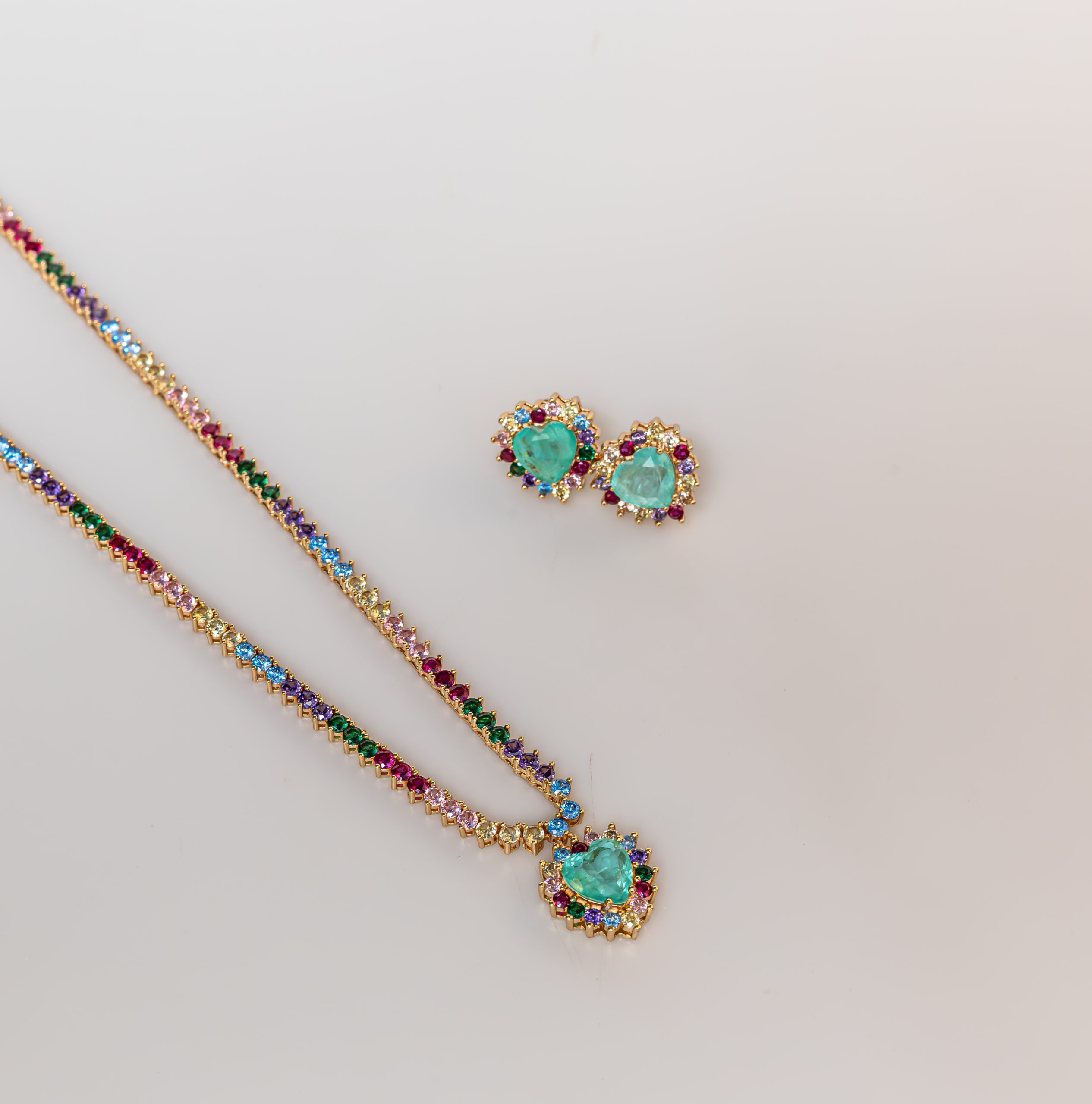 Conjunto Riviera Colorida com Pingente e Brincos Coração