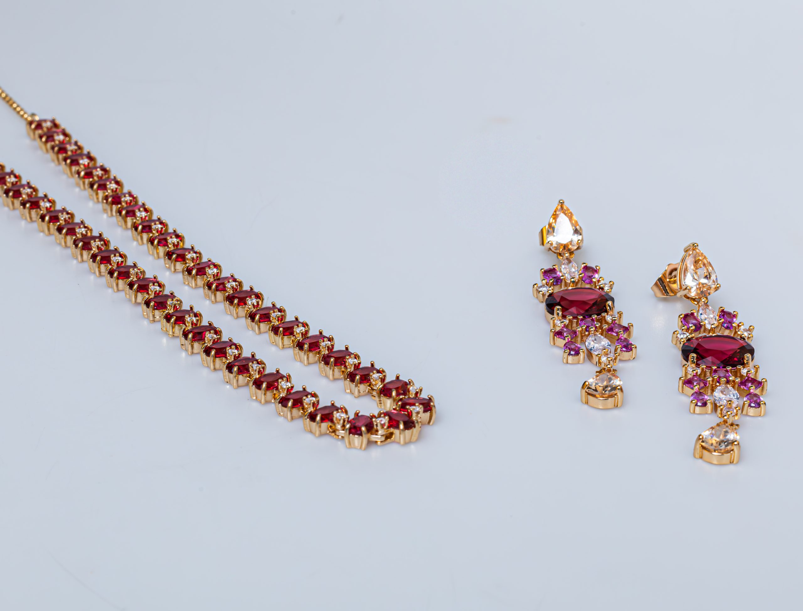 Conjunto de Semijoia Banhada a Ouro 18K com Colar Riviera cor Rubi