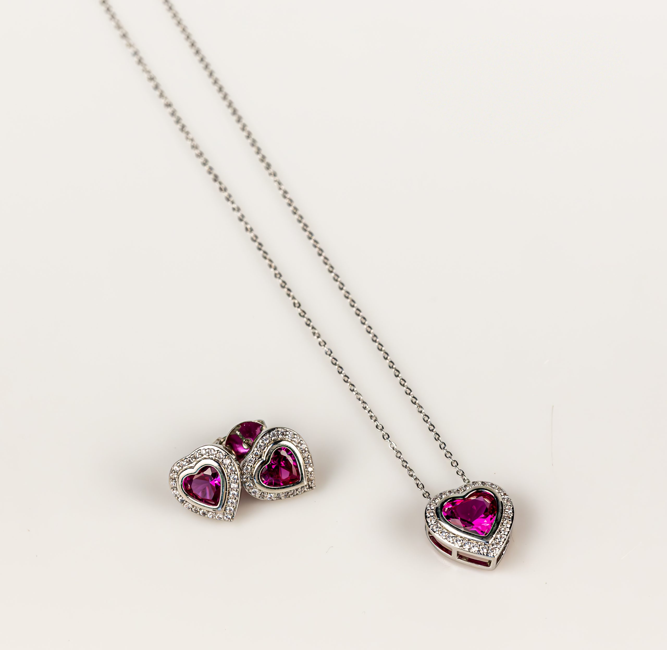 Conjunto com Banho em Ródio Branco e Zircônia Fuschia