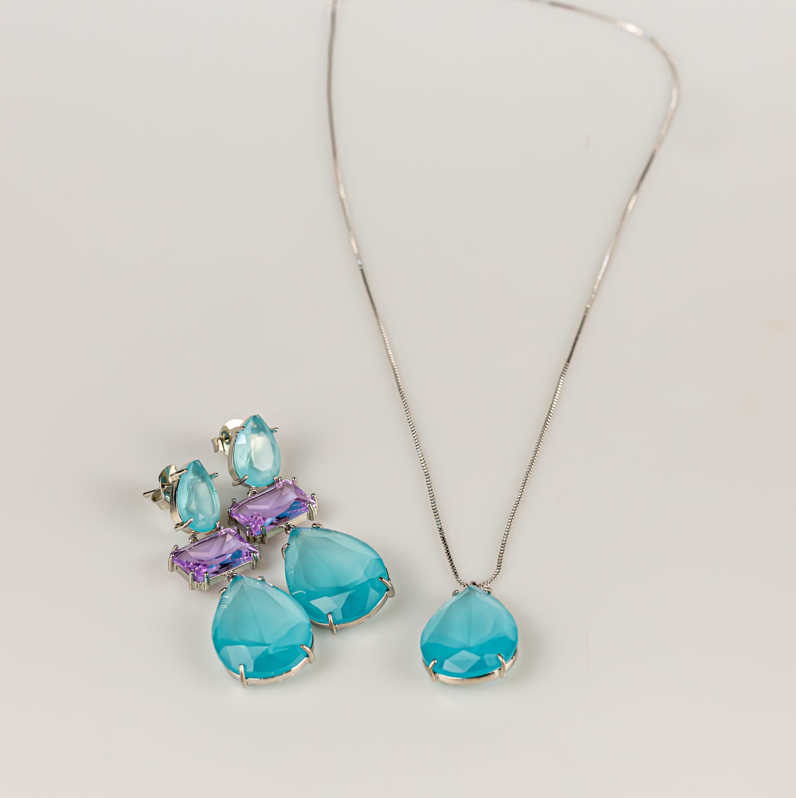 Conjunto em Ródio Branco com Zircônia Azul Turquesa